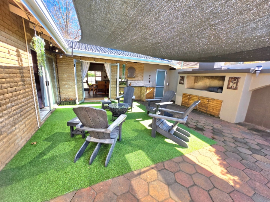 5 Bedroom Property for Sale in La Provance Free State